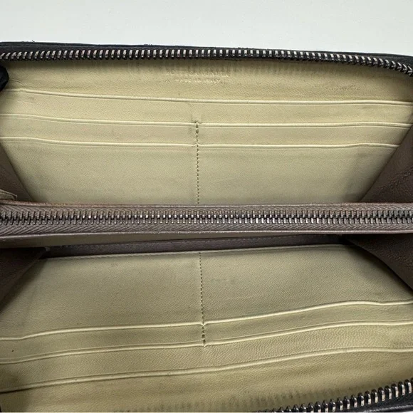 **SOLD** Bottega Veneta Intrecciato Long Wallet - Picture 11 of 13